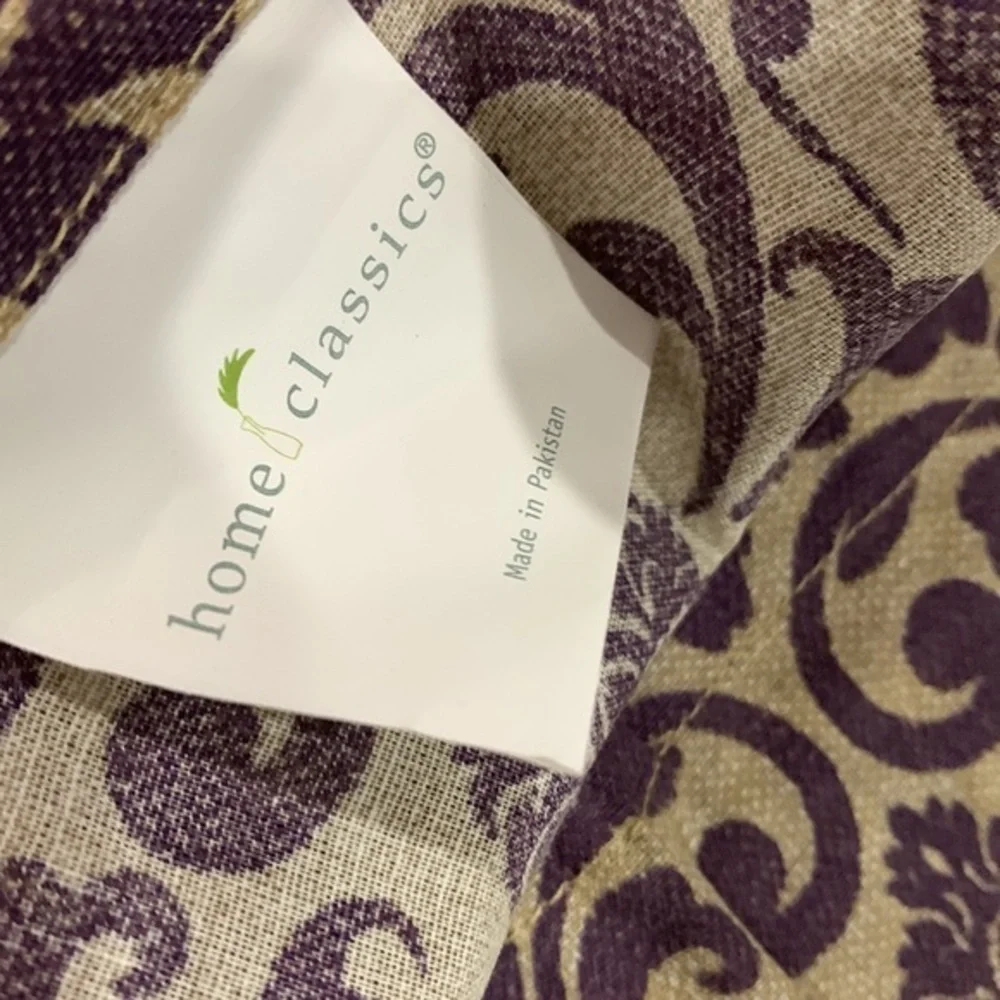 Pair‎ of Home Classics Pillow Shams